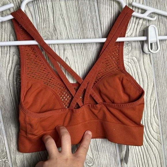 Women’s Victoria Secret Sport Bra Size Small - Picture 3 of 4